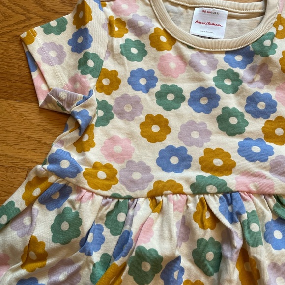 Hanna Andersson - Short Sleeve Printed Pocket Dress in Tiny Blossoms - Picture 3 of 10